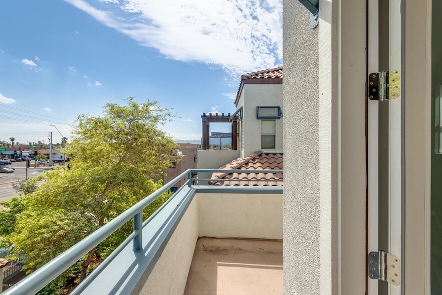 Master balcony - 615 E Portland St
