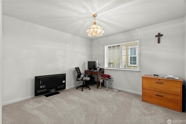 Building Photo - Quiet Updated Townhome in Prime Location!