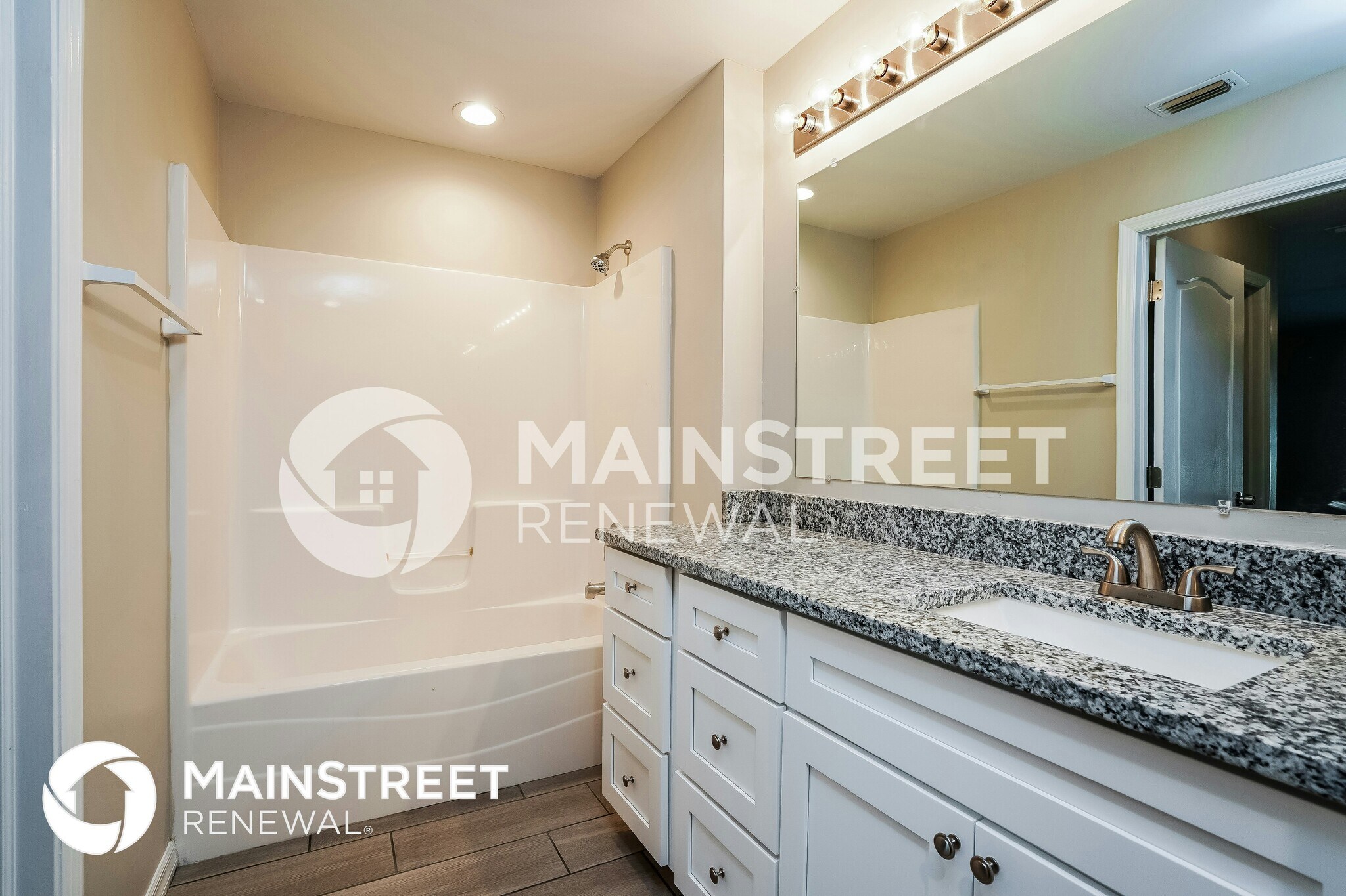 Building Photo - 916 NW 15th Ave