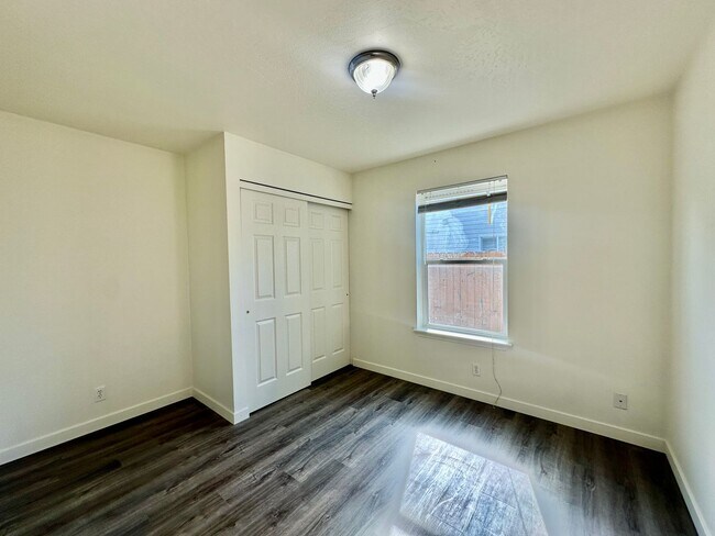 Building Photo - 3 bedroom ranch style home- Newly Renovated!!