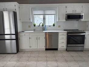 Building Photo - 12 Gardner St