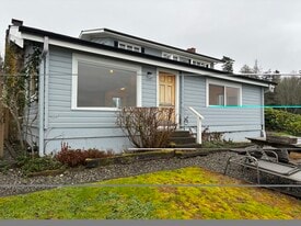 Building Photo - 7750 Yeomalt Pl NE