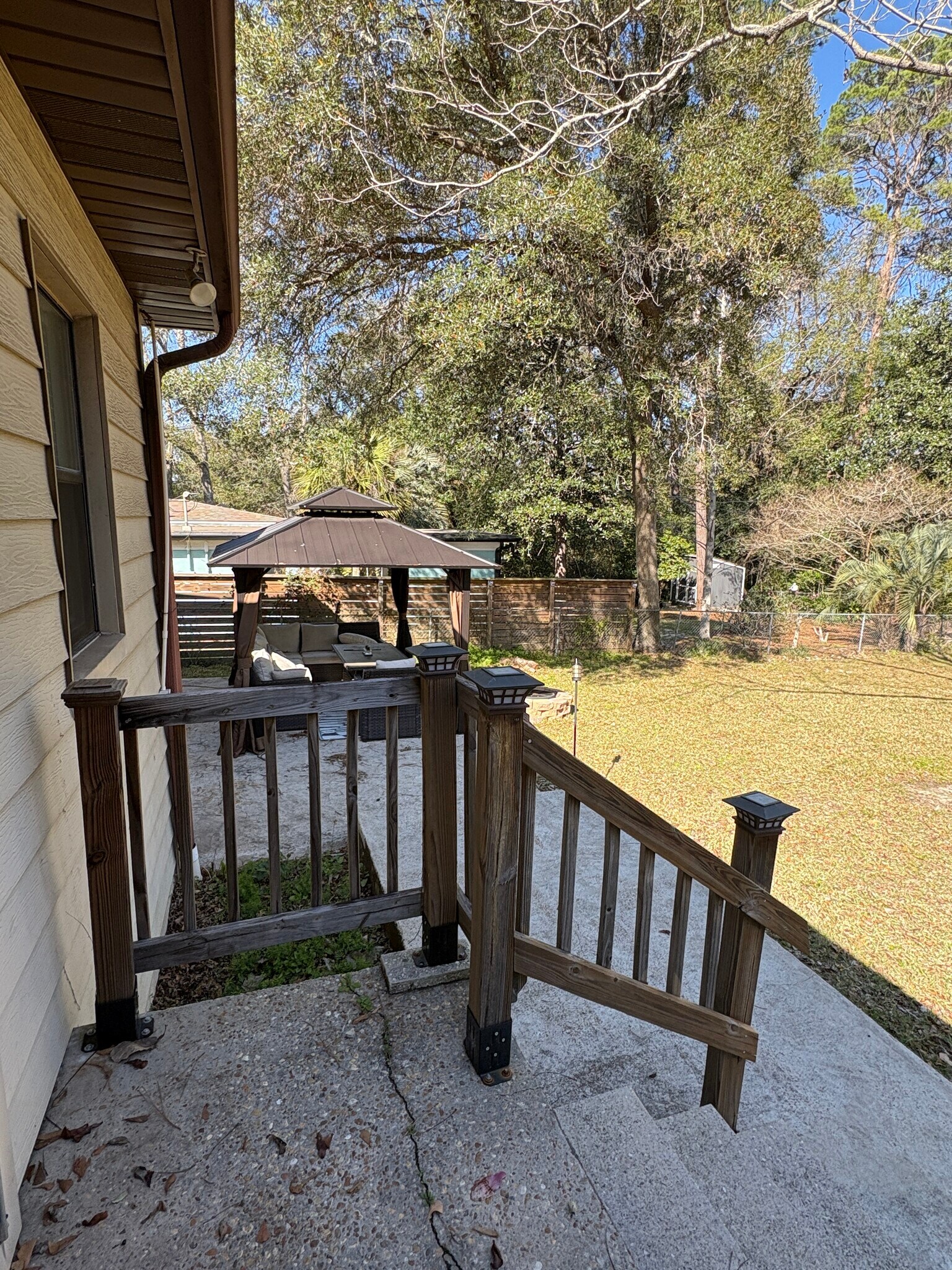 Building Photo - 2113 E Dellview Dr