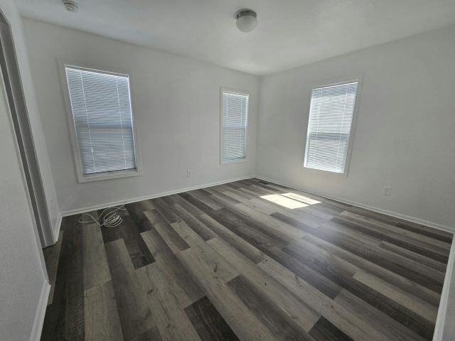 Building Photo - 6105 E Sahara Ave