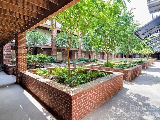 Building Photo - 1101 W 1st St