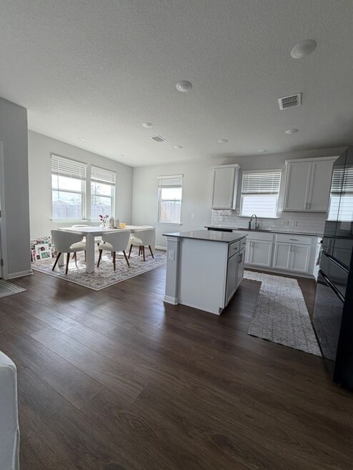 Building Photo - 6554 Marsh Ln