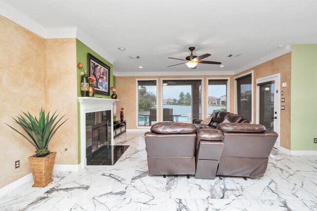 Building Photo - 12002 Newport Shore Dr