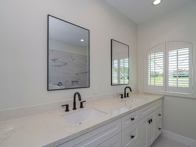 Building Photo - 4791 S Newport Island Dr