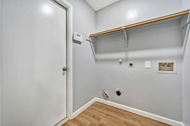 Building Photo - 22250 Queenbury Hills Dr