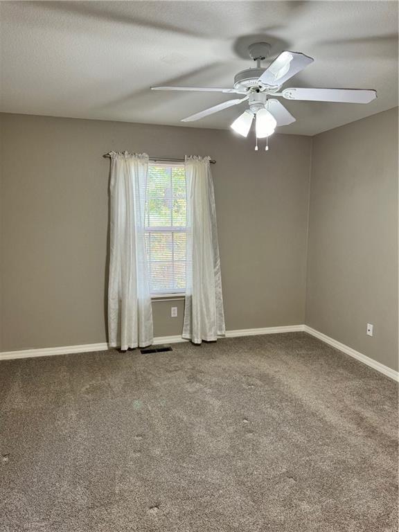 Building Photo - 15 Stowehead Ln