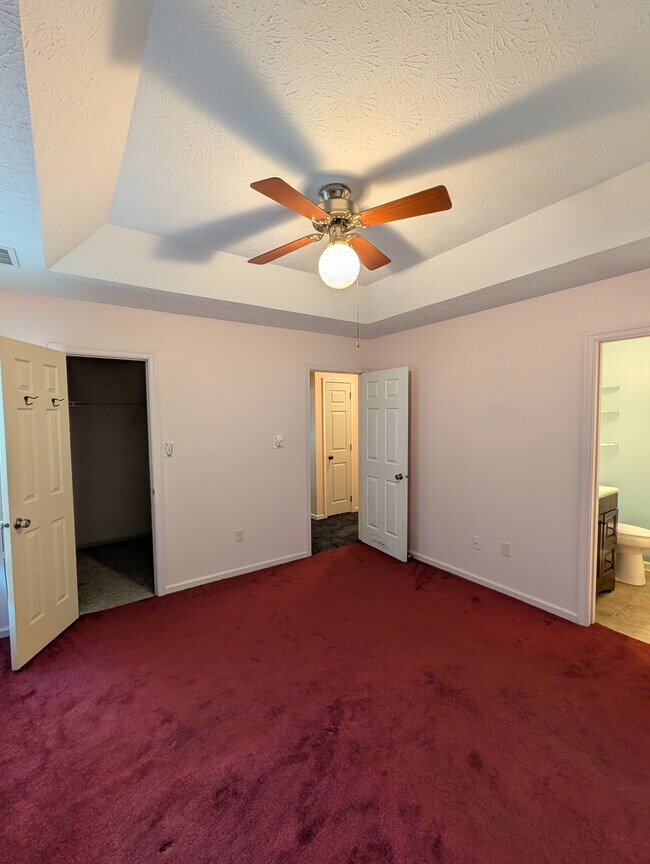 Building Photo - 693 Trails Ln