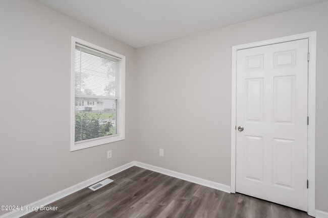 Building Photo - 156 Hackberry Ln