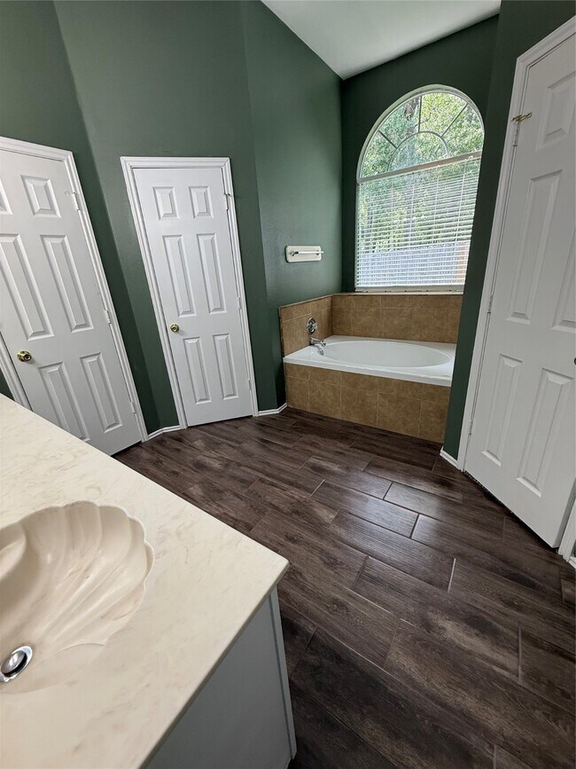 Building Photo - 6207 Highland Branch Dr