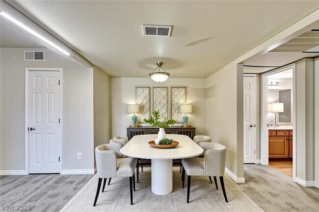 Building Photo - 4450 Sandy River Dr