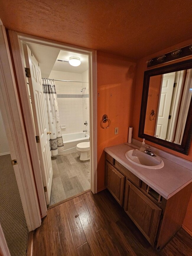 Building Photo - Three Bedroom Home with Spacious Yard