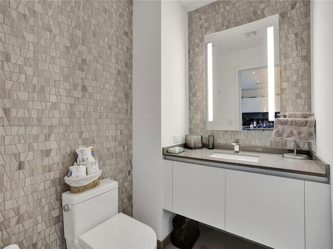 Building Photo - 88 SW 7th St