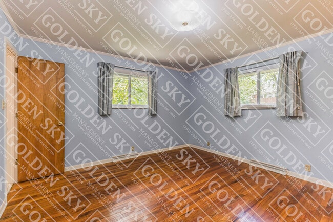 Building Photo - 1405 N Briar Rd