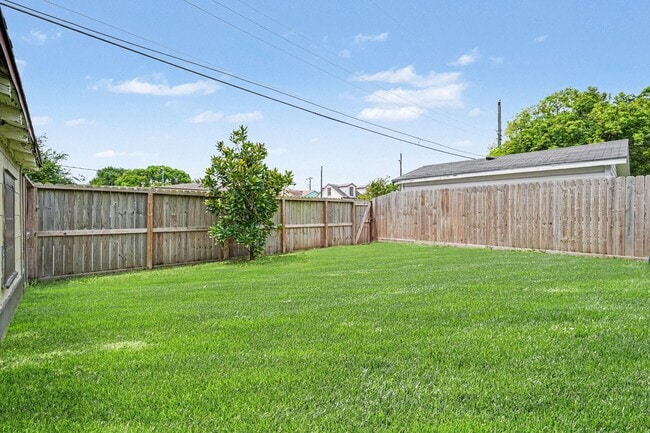 Building Photo - 5323 Menard Ave