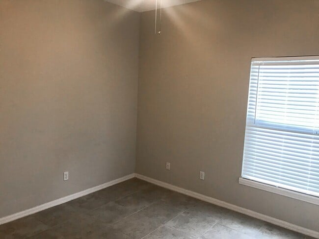 Building Photo - 13828 Guildhall Cir