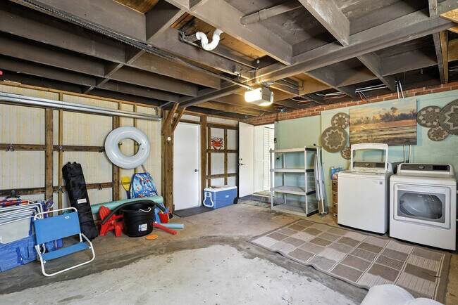 Building Photo - 62 Ocean St