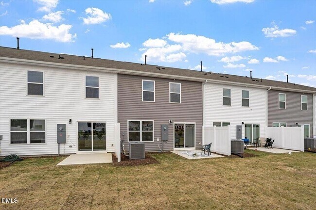 Building Photo - 24 Red Clover Dr