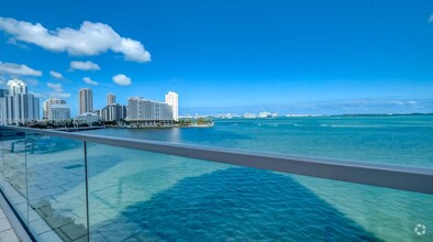 Building Photo - 1155 Brickell Bay Dr