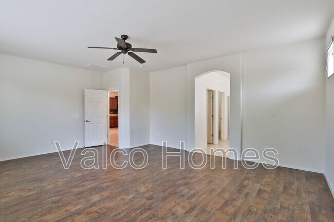 Building Photo - 7688 W Redbird Rd