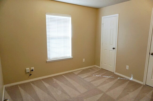 Building Photo - 6545 89th St