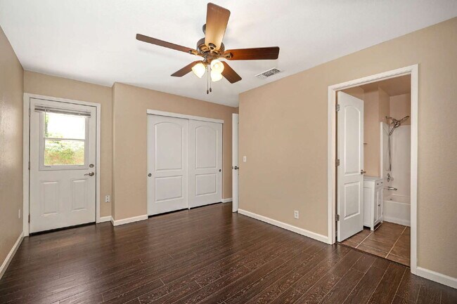 Building Photo - Unique Opportunity!