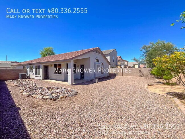 Building Photo - 270 W Dana Dr