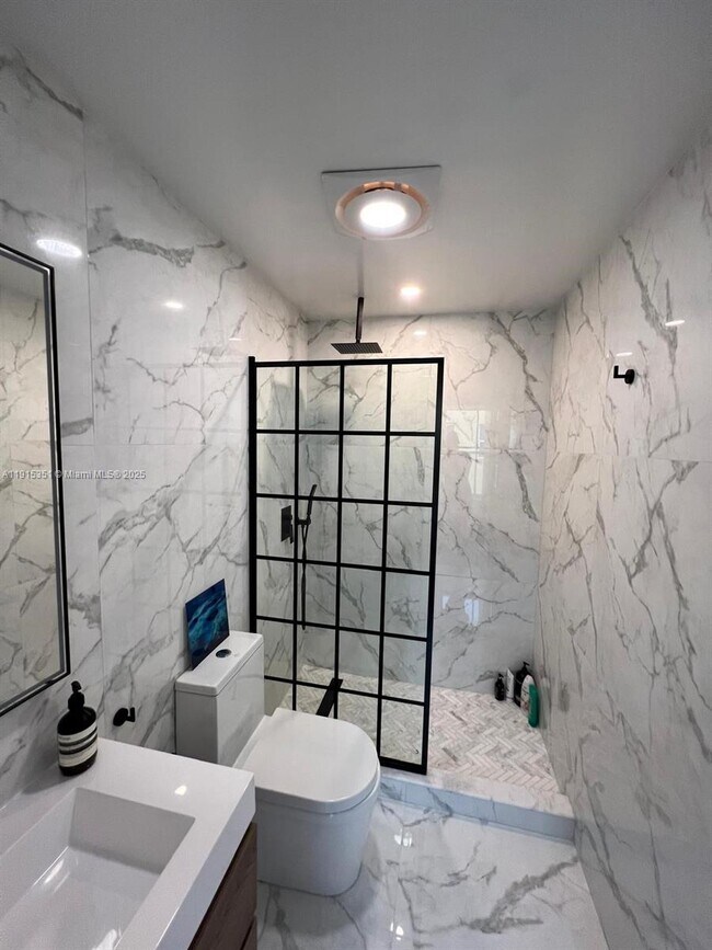 Building Photo - 1308 Drexel Ave