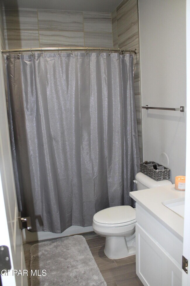 Building Photo - 754 Flexford St