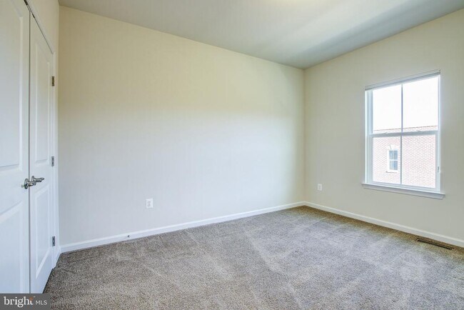 Building Photo - 426 Exchange Avenue