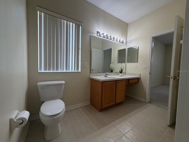 Building Photo - 10130 Shadow Creek Dr