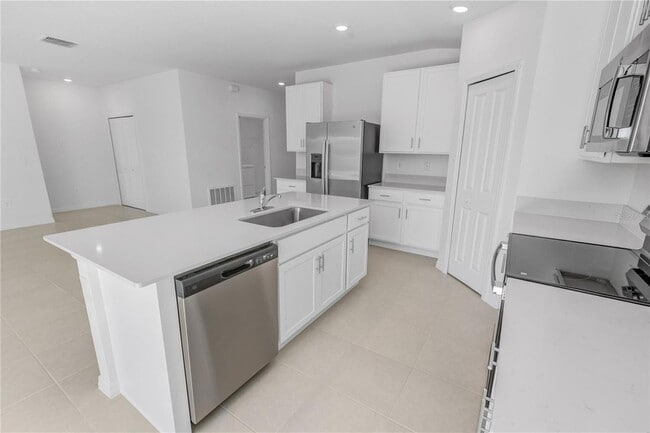 Building Photo - 2167 Lone Oak Ln