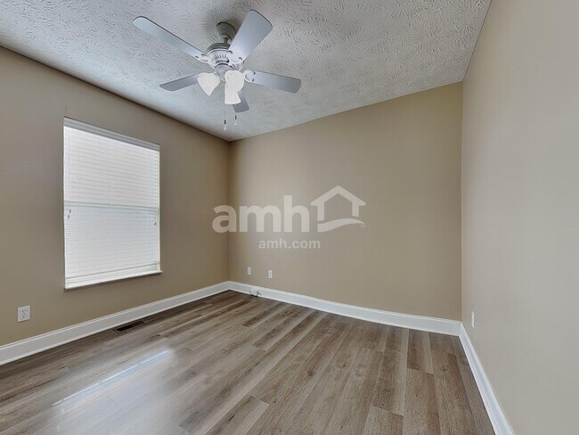 Building Photo - 112 Rouen Ct