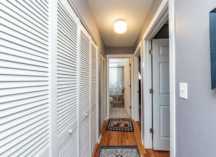 Building Photo - 4307 N Troy St