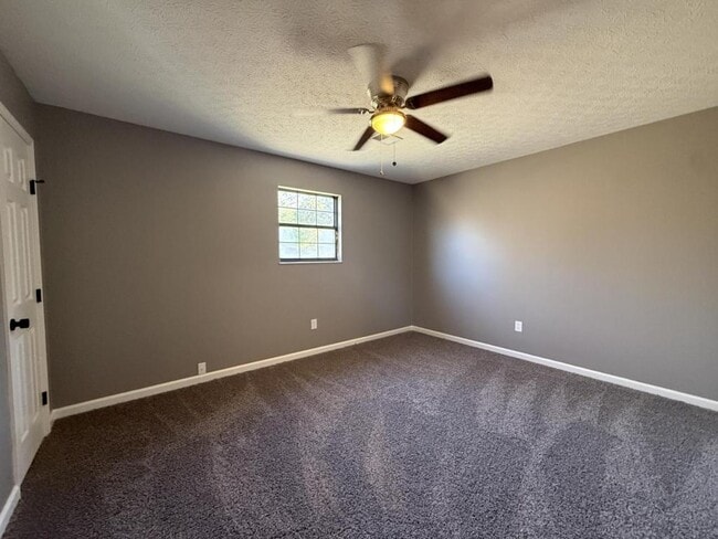 Building Photo - 1240 Clear Ridge Ln