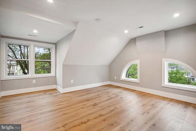 Building Photo - 3901 New Hampshire Ave NW