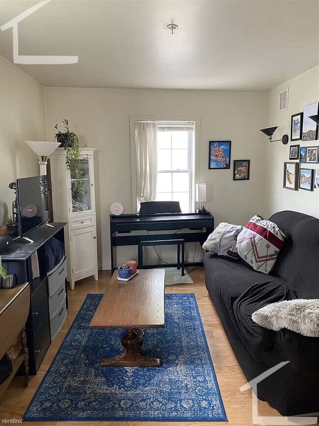 Building Photo - 5 BED 2.5 BATH IN ALLSTON!!!!!!