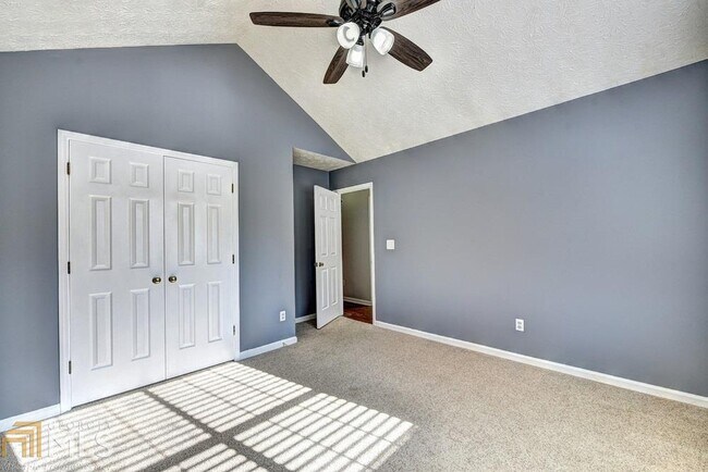 Building Photo - 1057 Mansfield Ct