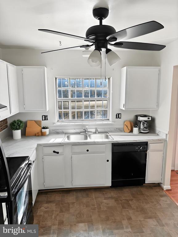 Building Photo - 10300 Musket Ct