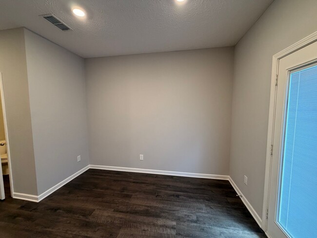 Building Photo - 2 Bedroom, 2.5 Bath Townhome in Antioch - Available Now!