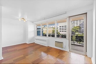 Building Photo - 2650 Ocean Pkwy