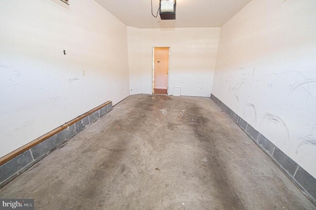 Building Photo - 420 Parkview Ct