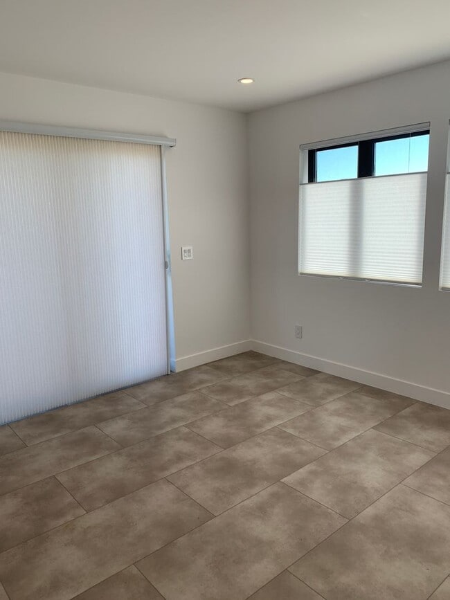 Building Photo - Clear Point Home - Ventura- Ocean Views - 4+3.5