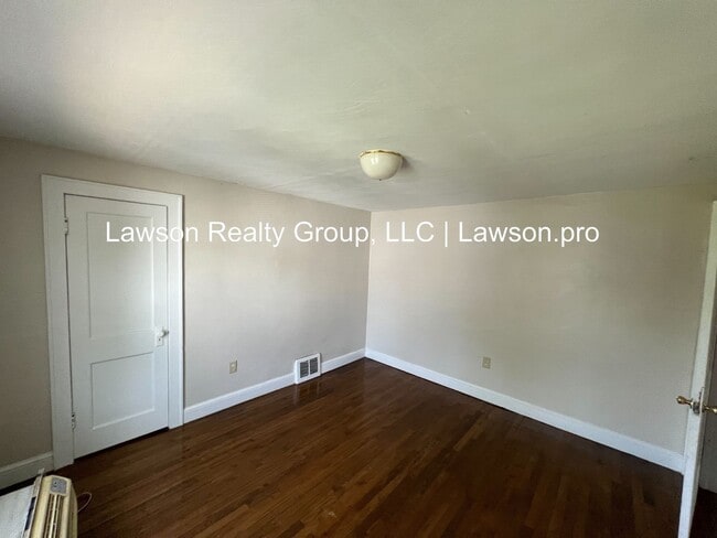 Building Photo - Fauquier 1022-1024
