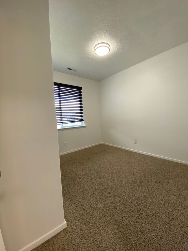 Building Photo - Liberty Lake Area-3 beds, 2baths Rancher Style House for rent Available NOW