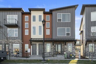 Building Photo - 572 Lewski Ln