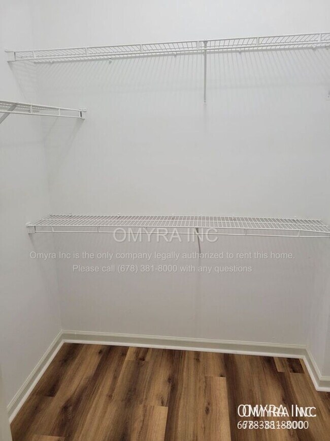 Building Photo - 3001 Rosebrook Dr